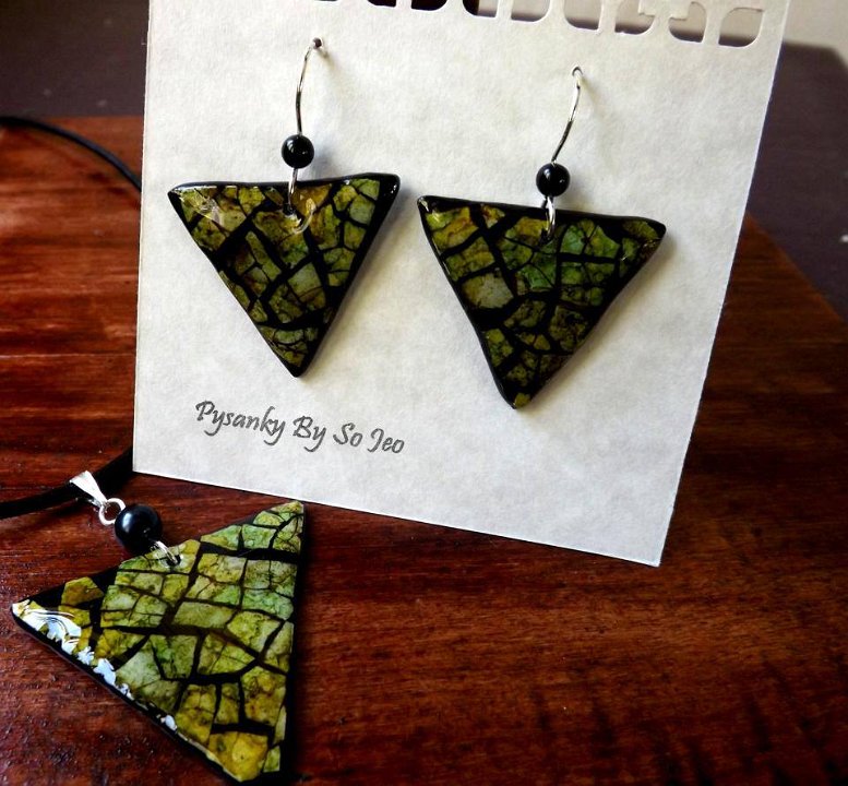Green Triangles Earrings and Pendant Eggshell Mosaic Jewelry by So Jeo